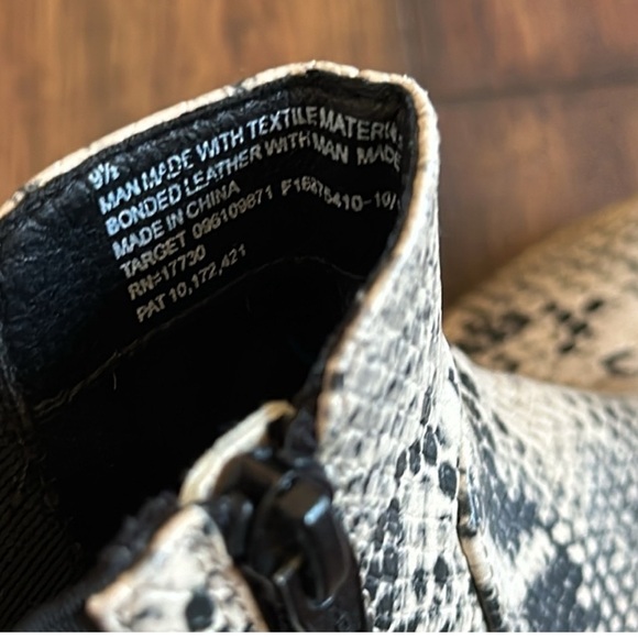 Universal Thread Danton snake Chelsea boots 9.5 - Picture 5 of 6